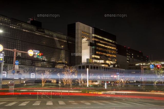 京都駅ビル 大空広場の夜景情報 京都府京都市下京区使い道のない風景