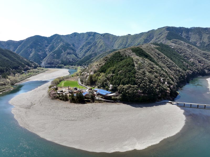 岩間沈下橋 - 四万十川のてんねんグルメ・お土産道の駅よって西土佐 公式