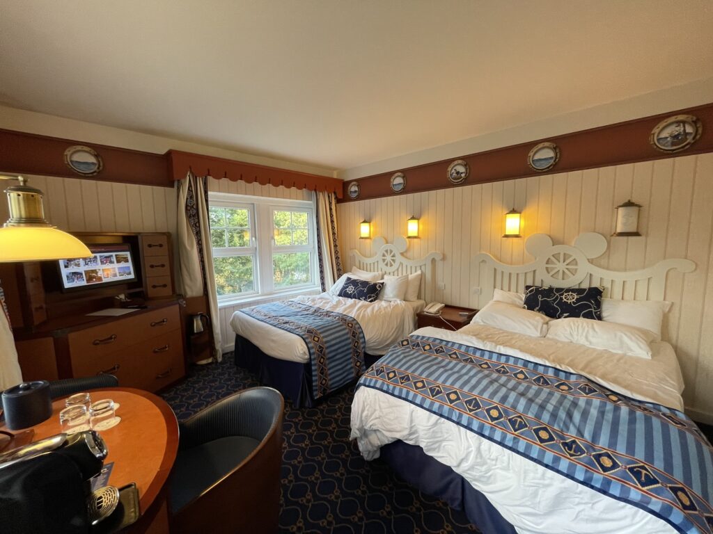 スペイン旅行・ツアー○添乗員同行○ときめきのバルセロナ＆モン・サン・ミッシェル＆パリ8日間 HIS 海外旅行