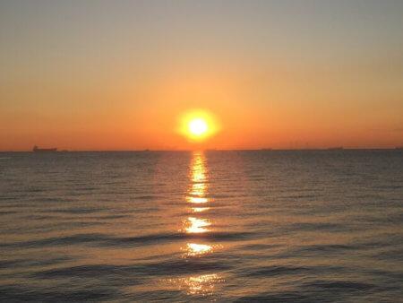 横浜の海上に12K映像アートミュージアム！2022年元日に宇宙からの“日の出”生中継はまこれ横浜