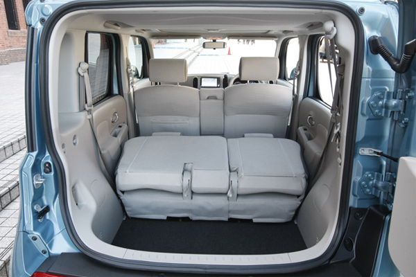 キューブのふもとっぱらキャンプ場・デイキャンプ・アウトドア・キューブ・ドライブに関するカスタム事例車のカスタム情報はCARTUNE