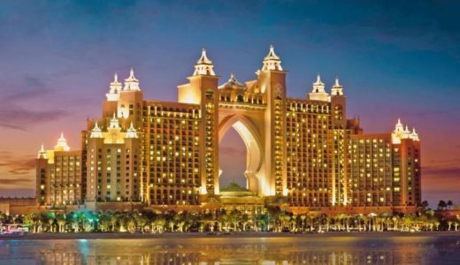 高さ150mの超巨大なゴールドの額縁。フレームの上部はドバイの街を一望できるスカイデッキ。ドバイの新名所「ドバイフレーム」。via:https:pin.it pcnzkqvzl4scvh絶景事典絶景ドバイフレームドバイ