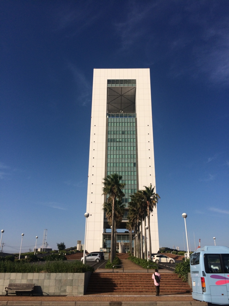 日本夜景遺産にも認定。四日市港ポートビル「うみてらす14」で、四日市港の工場夜景を堪能しよう！四日市市のおでかけスポット＞絶景＆景色LifeDesigns ライフデザインズ 東海の暮らしのウェブマガジン