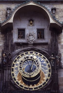 プラハで必見の天文時計は絶景の時計台、からくり人形など見所満載！Nicolenaworld ニコレナワールド