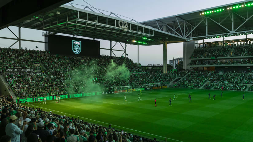 ダレルKロイヤル-テキサスメモリアルスタジアム-オースティンのロングホーンズフットボールチームの本拠地-オースティン、アメリカ合衆国-2022年11月2日の写真素材・画像素材 Image 196582502