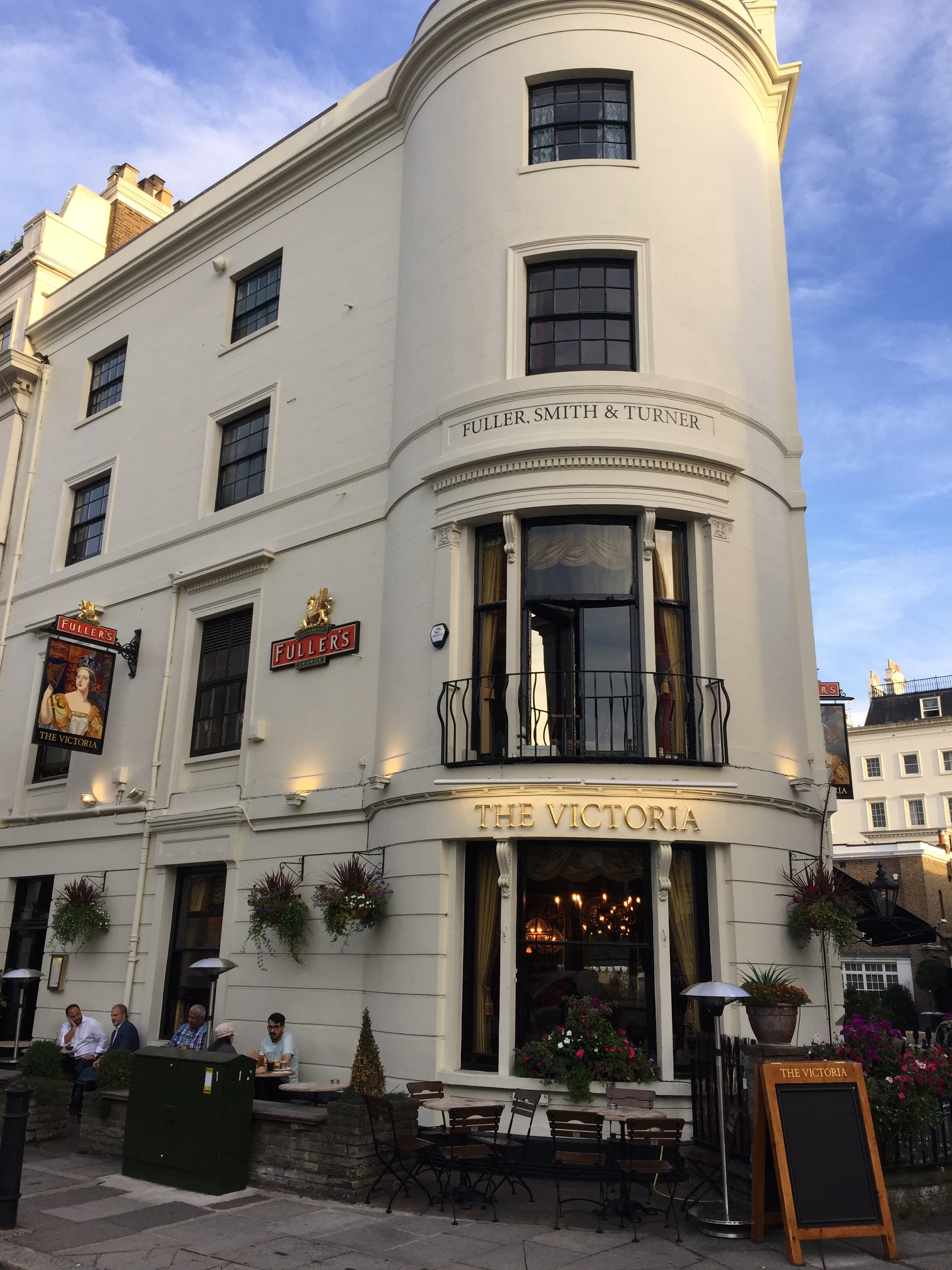 ロンドンの旅を楽しむ！: パディントン駅から地下鉄でヴィクトリア駅へ行き方です