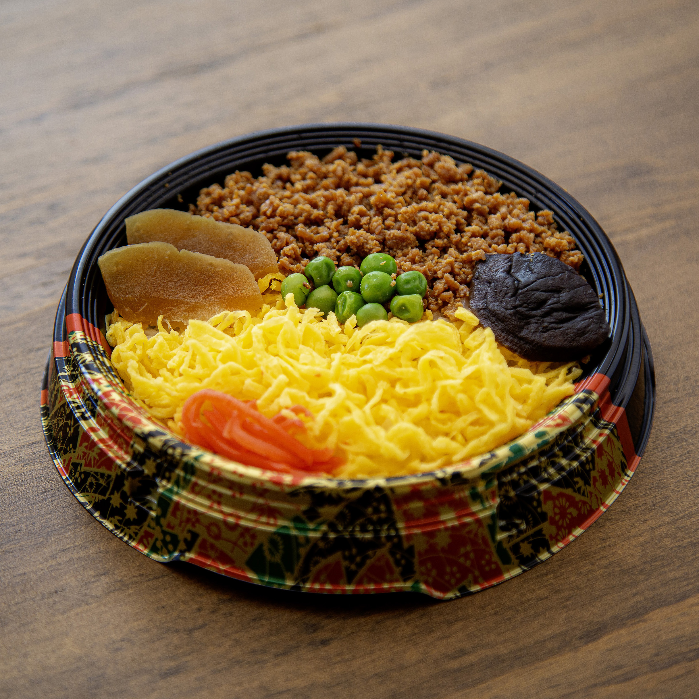 マグロブラザーズ」のワイキキ最新店がオープン。ハワイの新鮮なマグロとポケがうまい！るるぶ&more