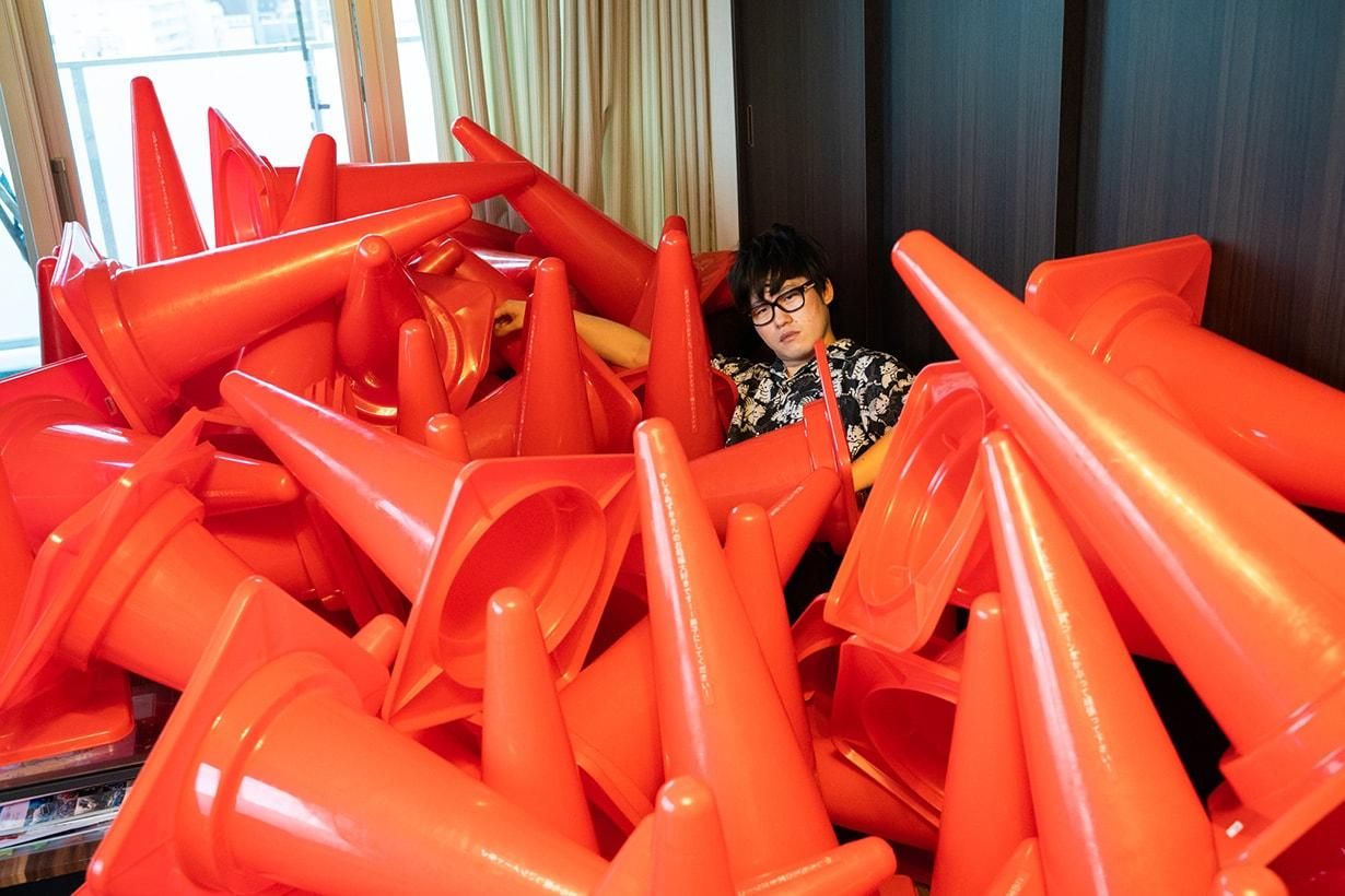 Amazon.co.jp:１ 三角コーンが家に無限に届くようになった人の話：その１ やしろあずきマンガ日記集 電子書籍: やしろあずき:Kindleストア