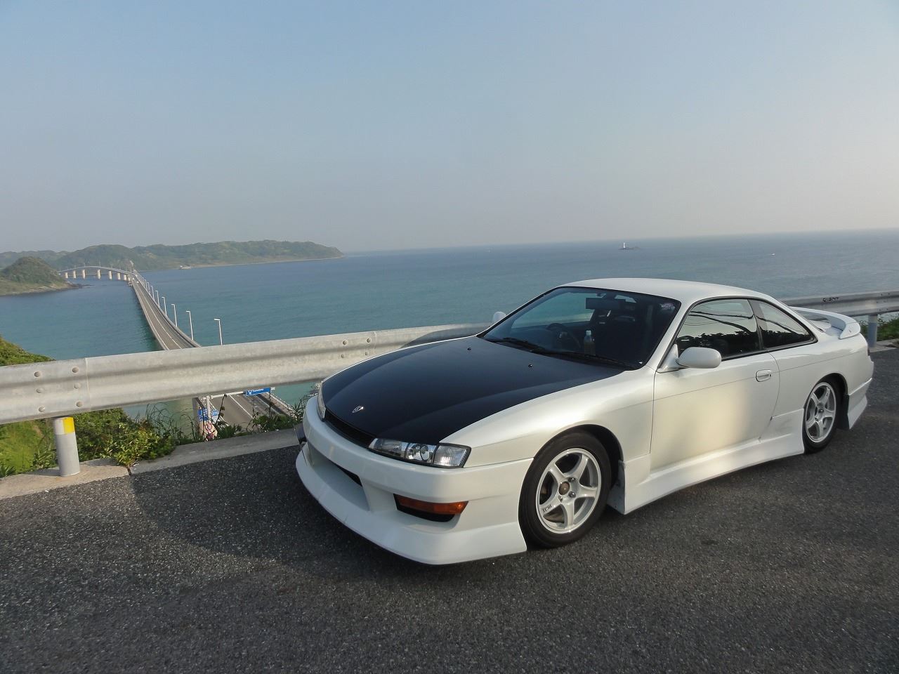 バイクで巡るニッポン絶景道：山口県 角島大橋 エメラルドグリーンの海を見よ │WEBヤングマシン新車バイクニュース