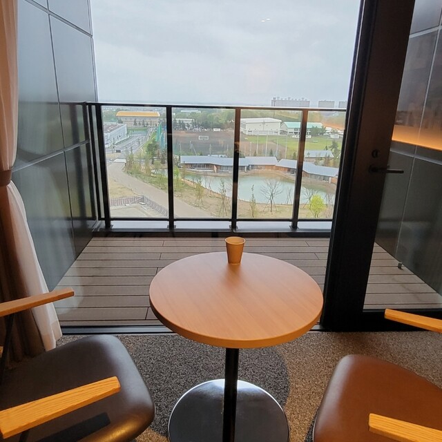 新球場ES CON FIELD HOKKAIDOのランドマーク「TOWER 11」 ホテル・温浴施設運営パートナーとしてSQUEEZEと提携株式会社 ファイターズ スポーツ＆エンターテイメントのプレスリリース