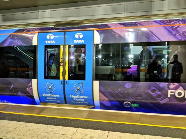 ロンドン ヒースロー空港ターミナル間の無料移動・切符の入手法！地球の歩き方