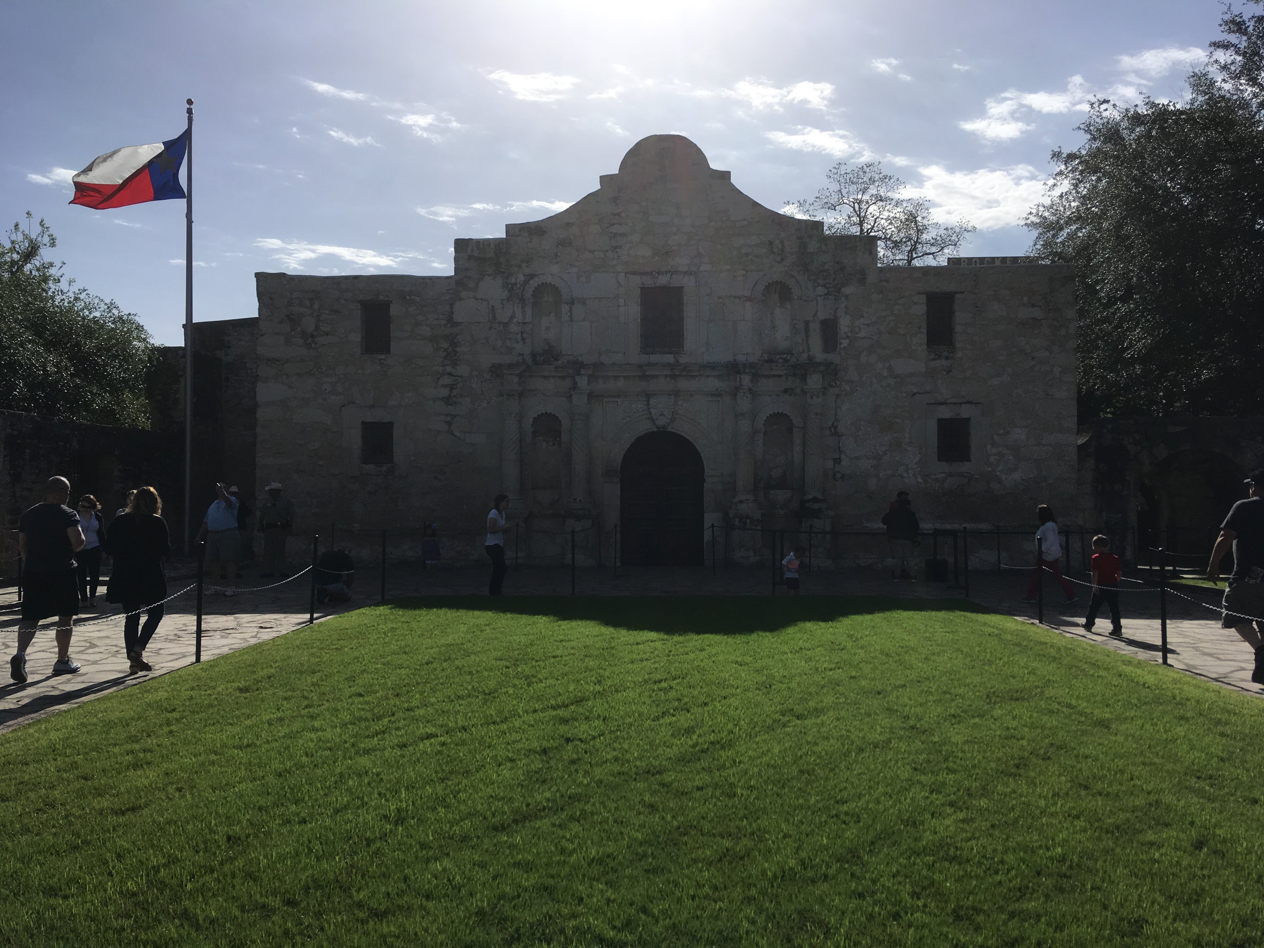 アメリカ大陸横断バスの旅 11アラモ砦 テキサス州 と映画「THE ALAMO」の主題歌と歌詞』サンアントニオ アメリカ の旅行記・ブログ by元カニ族さん フォートラベル