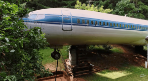 マイホームは飛行機。ボーイング727型旅客機を個人購入し、自宅兼事務所に大改造 写真11枚: Aviation Data Focus