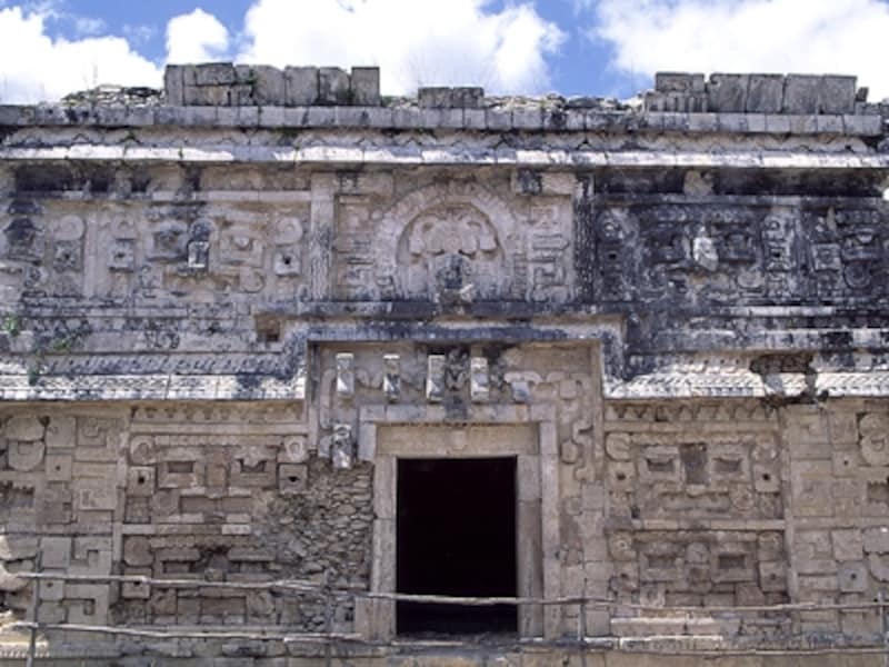 チチェン・イッツァ完全ガイド メキシコに眠る謎の世界遺産 おびただしい生贄はなぜ捧げられたのか株式会社アミナコレクション