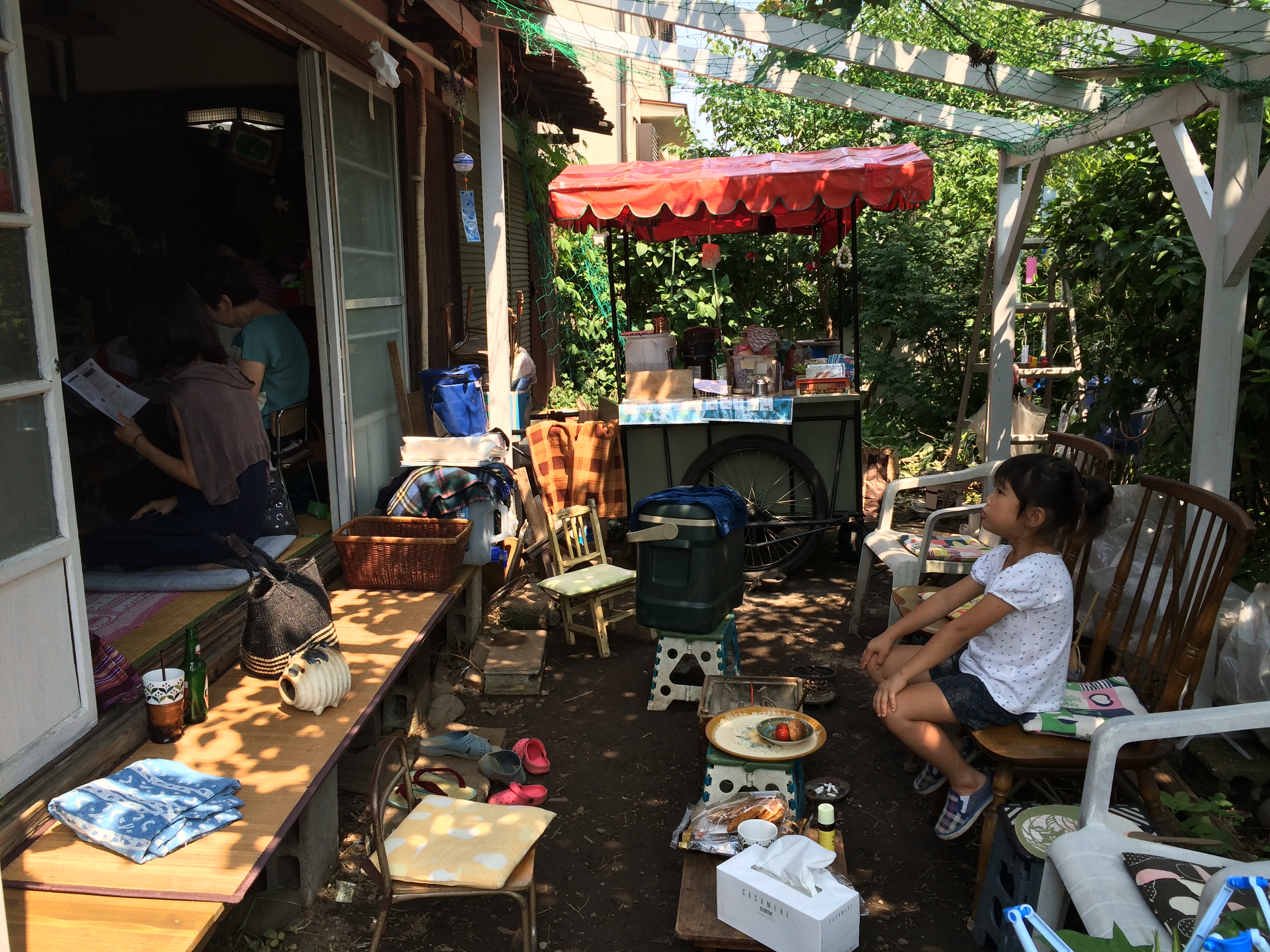出茶屋9月24日水曜日 出茶屋の小屋オープンしました 昨日は出茶屋20周年&鶴巻と克さん結婚の宴を 和やかに賑やかに♡とり行うことができました。来てくださった方 来れなかったかた、今まで出茶屋に来てくれた方も みんなみんなの想いが詰まった素敵な宴でした