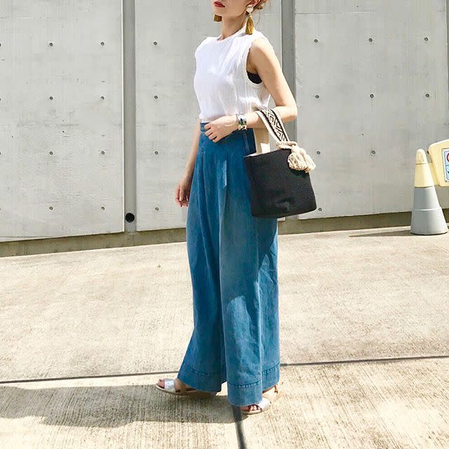 40代向け 夏の旅行コーデは何を着る？大人の上品カジュアルな着こなし17選Domani