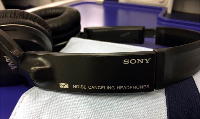 AmazonYFFSFDC 飛行機イヤホンジャック変換アダプタ2個セット3.5mm デュアルジャック変換 航空機内用変換プラグステレオミニ変換 機内イヤホンプラグ変換 ブラックYFFSFDC変換アダプター・変換プラグ