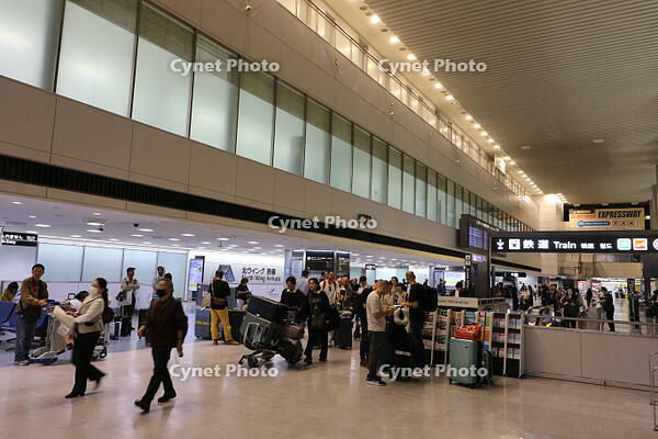 羽田空港第1ターミナル 出発ロビーの写真素材74879753- PIXTA