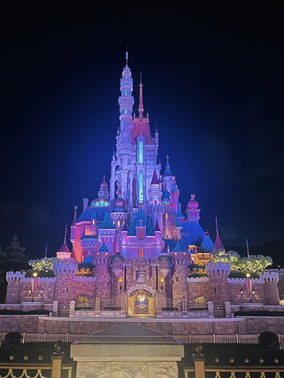 香港ディズニーの城のモチーフは何？ショーや楽しみ方を徹底解説