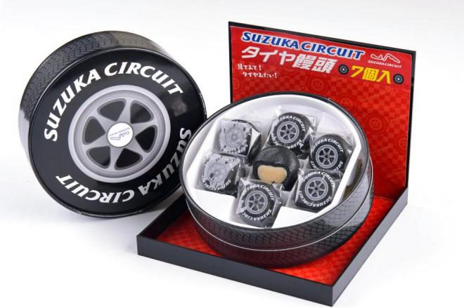 新名神 鈴鹿PAの土産コーナー大道芸人 加藤みきおのブログです