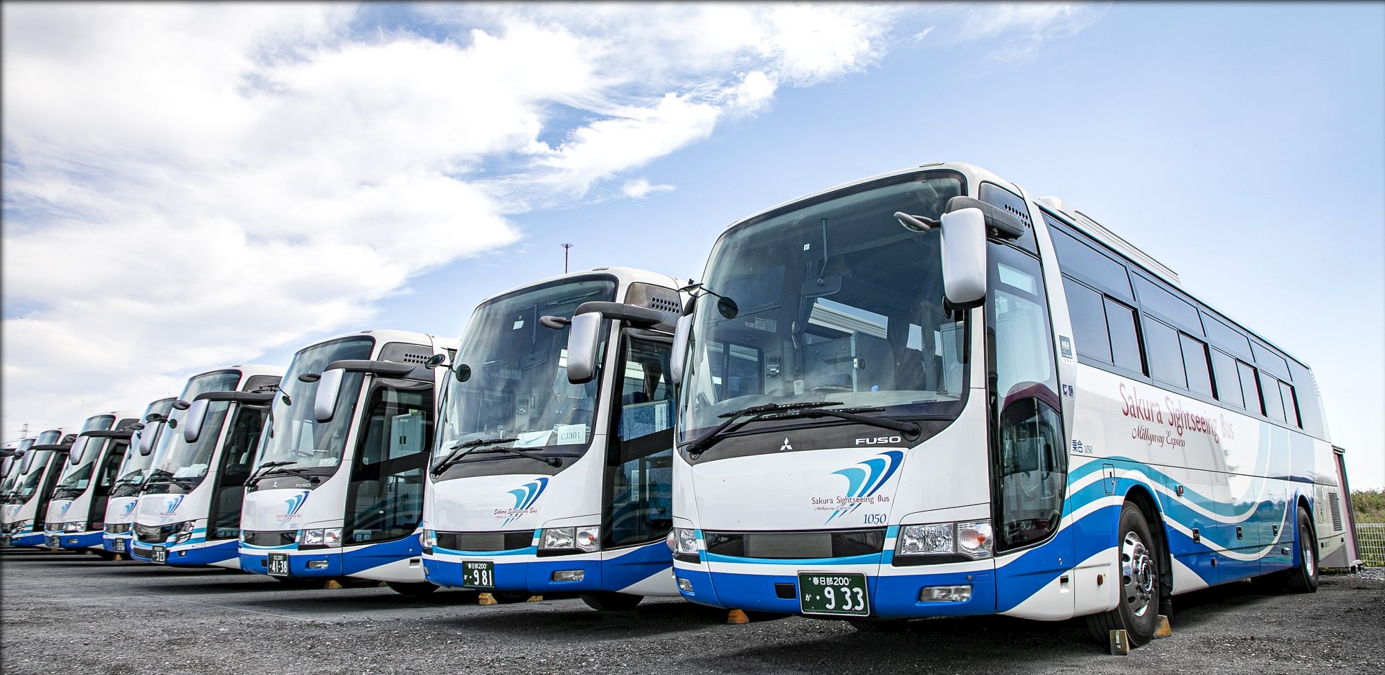 車両のご紹介大上観光バス株式会社兵庫県を中心に大阪や京都から快適なバス旅行をお楽しみ下さい