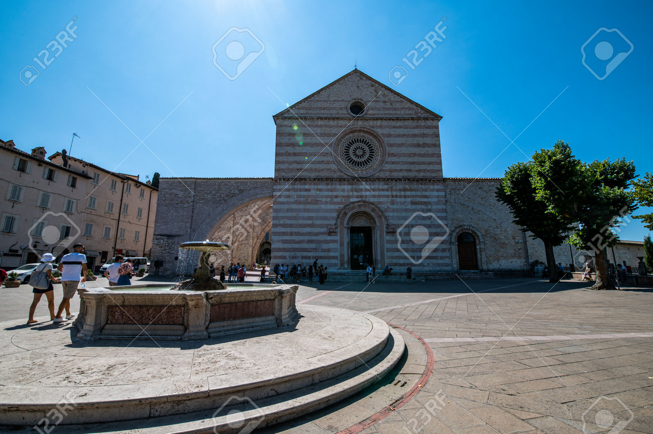 夕映えのサンタキアラ教会 - No: 31622205写真素材なら「写真AC」無料 フリー ダウンロードOK