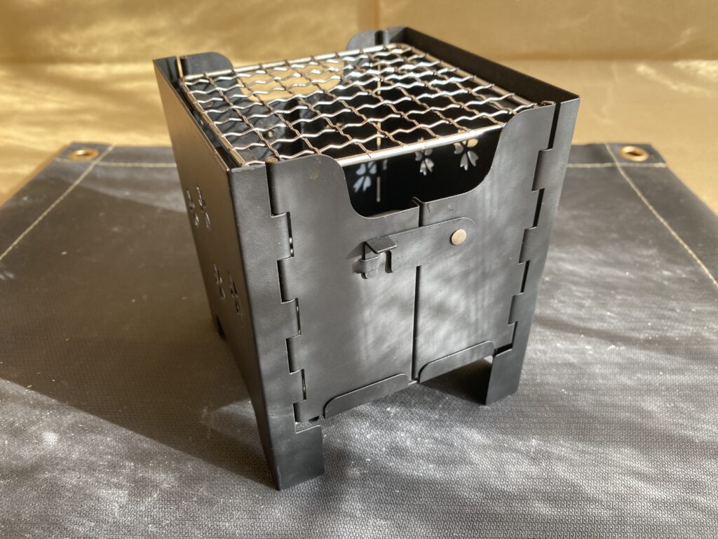 ダイソーの焚き火台『マイクロストーブ』が超優秀！100均とは思えないクオリティらむキャンキャンプブログ