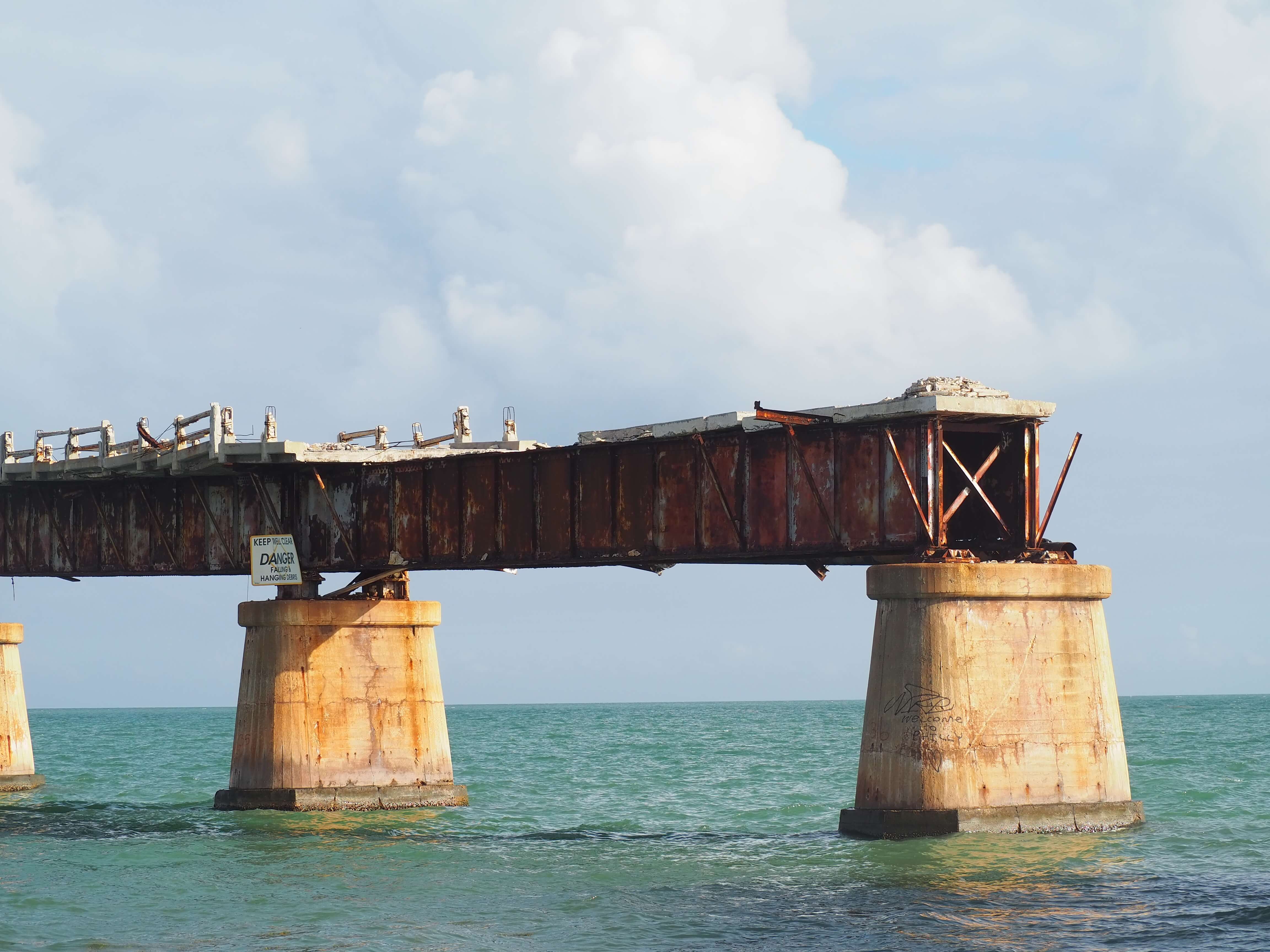 ヘミングウェイが愛した街！セブンマイルブリッジを駆け抜ける絶景ドライブと楽園キーウエスト - 現地通信 -公式 たびチョク現地コーディネーターとつくるオプショナルツアーで新しい旅行スタイルの実現