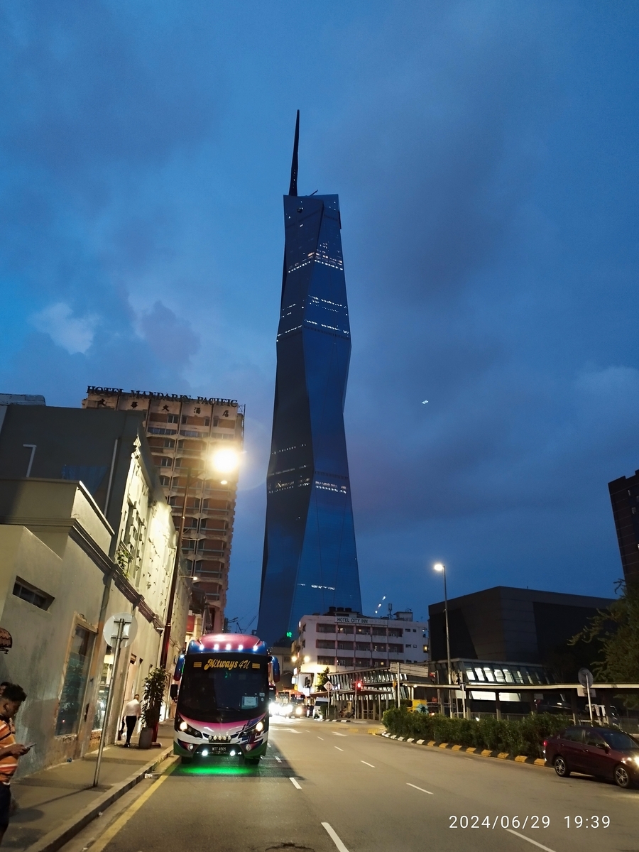 高さ世界一！マレーシアが誇るペトロナスツインタワーは昼も夜景も美しすぎる！オリコンニュース ORICON NEWS