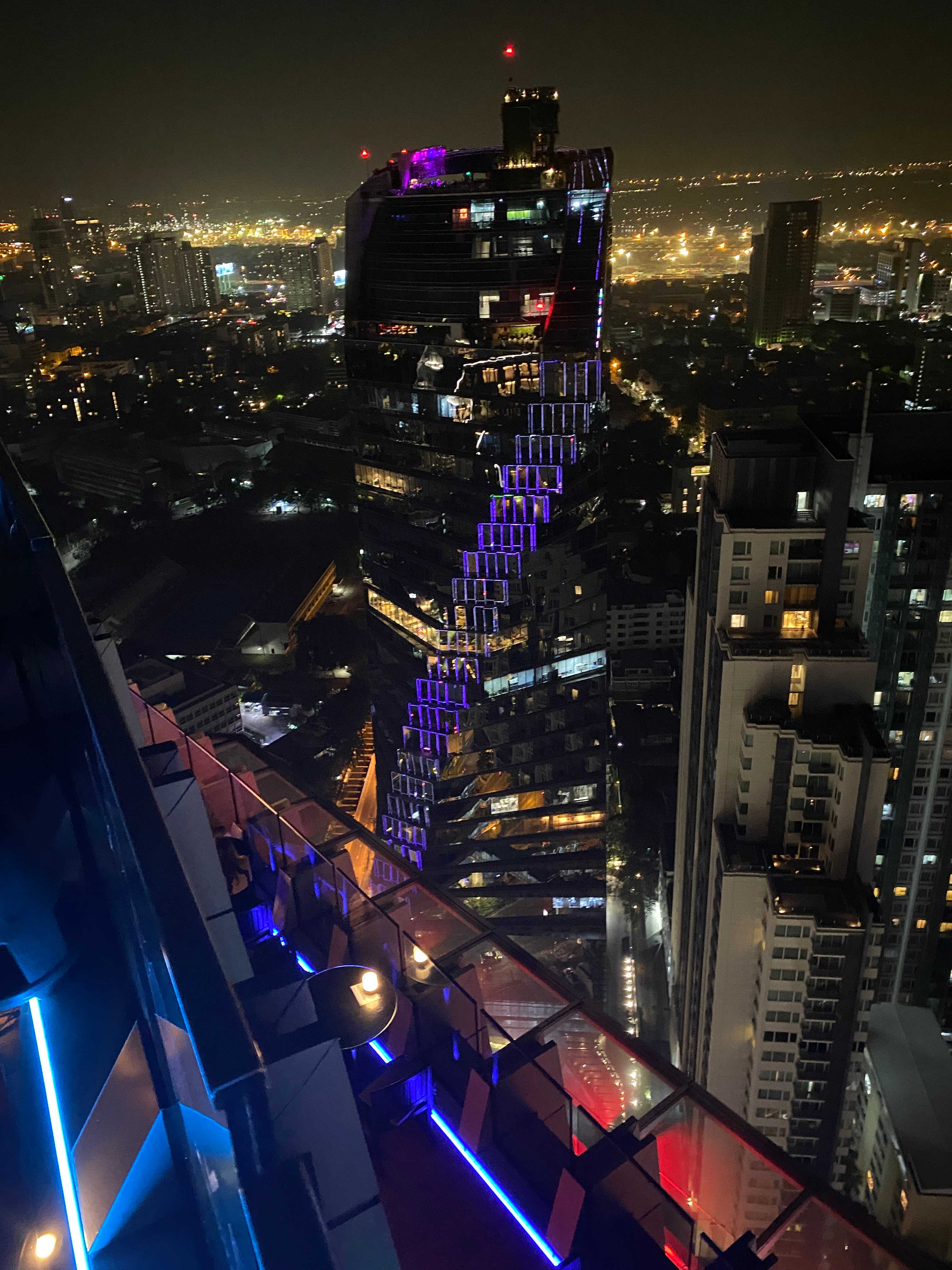 最高の夜景ヒルトンパタヤのルーフトップバー『Horizon』タイトク知って得するタイ・バンコクなどの旅行・観光・グルメ情報