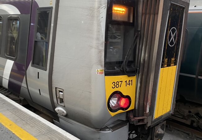 ロンドンのヒースロー空港から市内中心部への移動アクセス方法・手段ガイド～タクシー・地下鉄・ヒースローエクスプレス・バスロコタビ