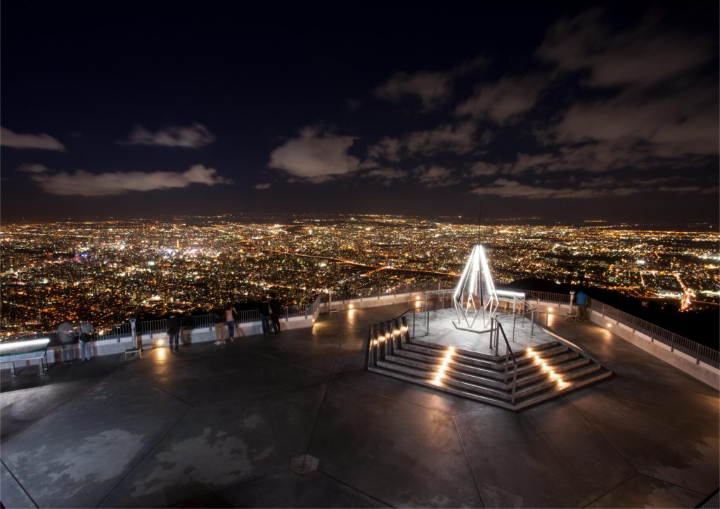 藻岩山の冬はこんな楽しみ方も！「もーりす号ホワイトクルージング」│北海道ファンマガジン