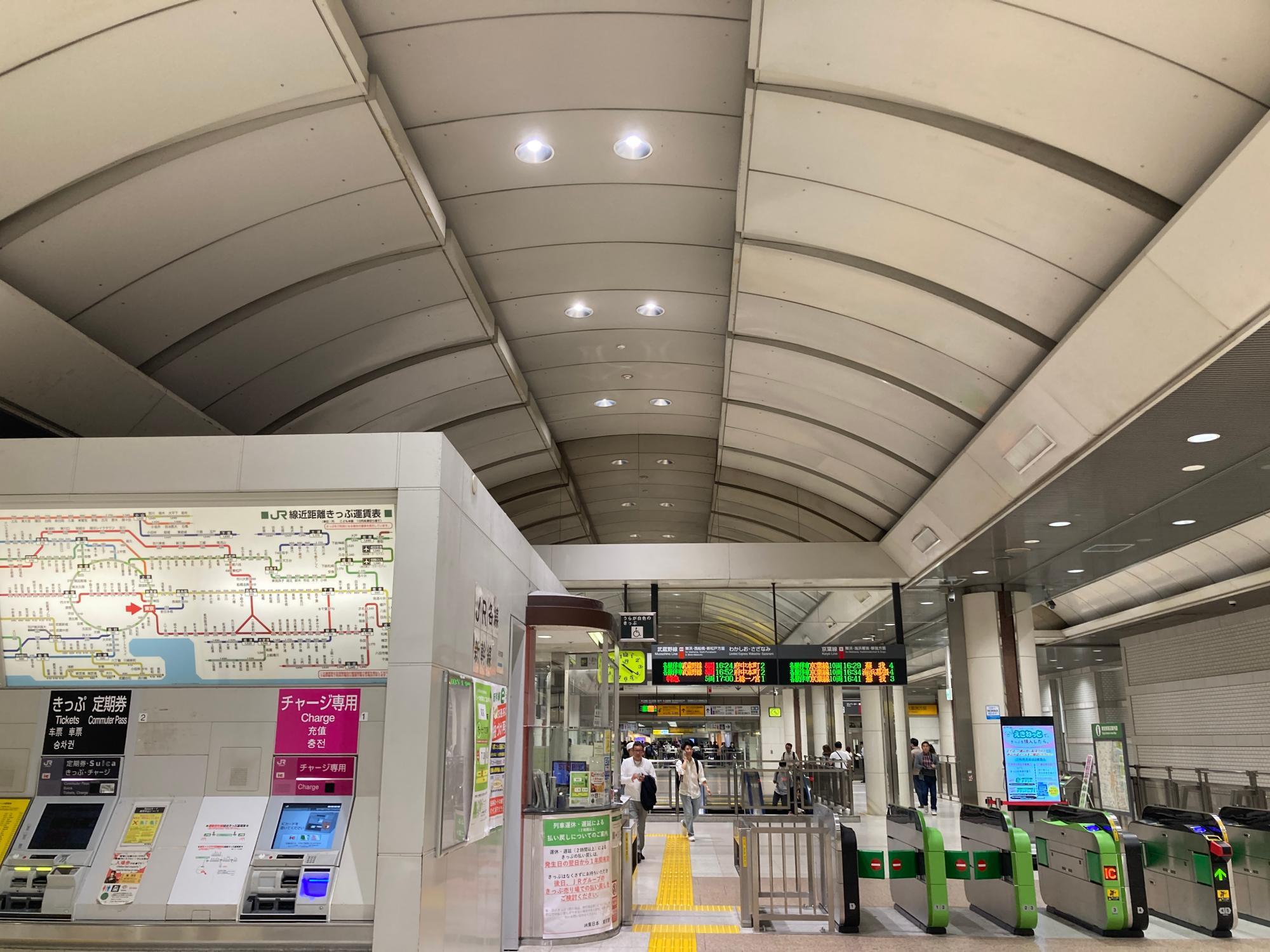 東京駅のJR総武線 横須賀線ホームからJR京葉線の行き方 乗り換えTDLアクセス