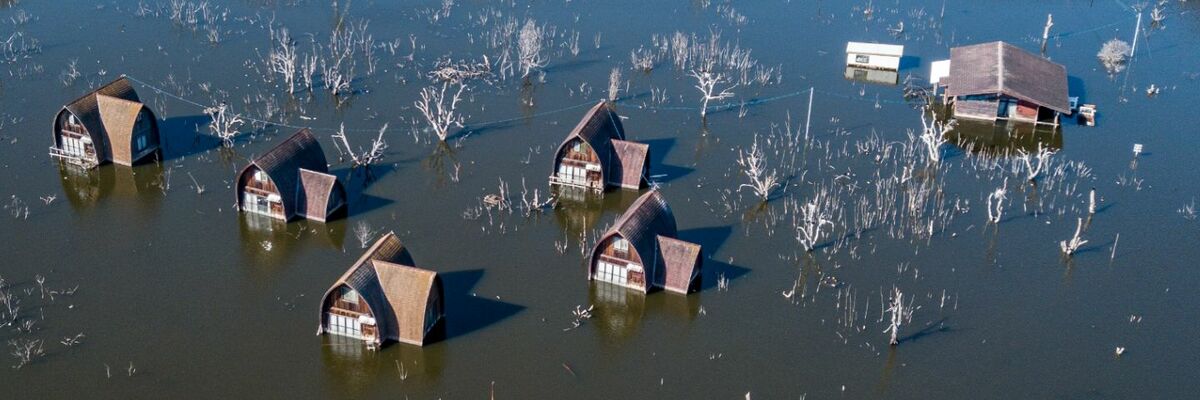 日本の有名な水没した廃墟3選