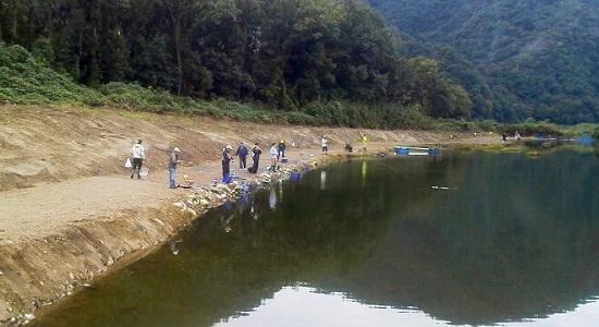 秋川国際マス釣場 あきる野市管理釣り場ドットコム