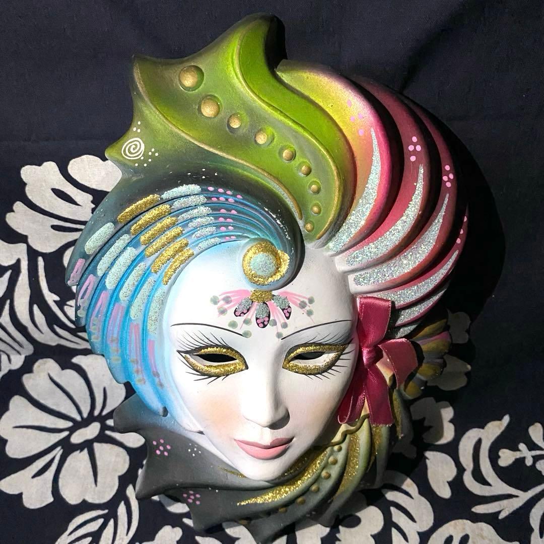 ヴェネツィア：カーニバルマスクワークショップGetYourGuide ヴェネツィアマスク バウータ デコレーション