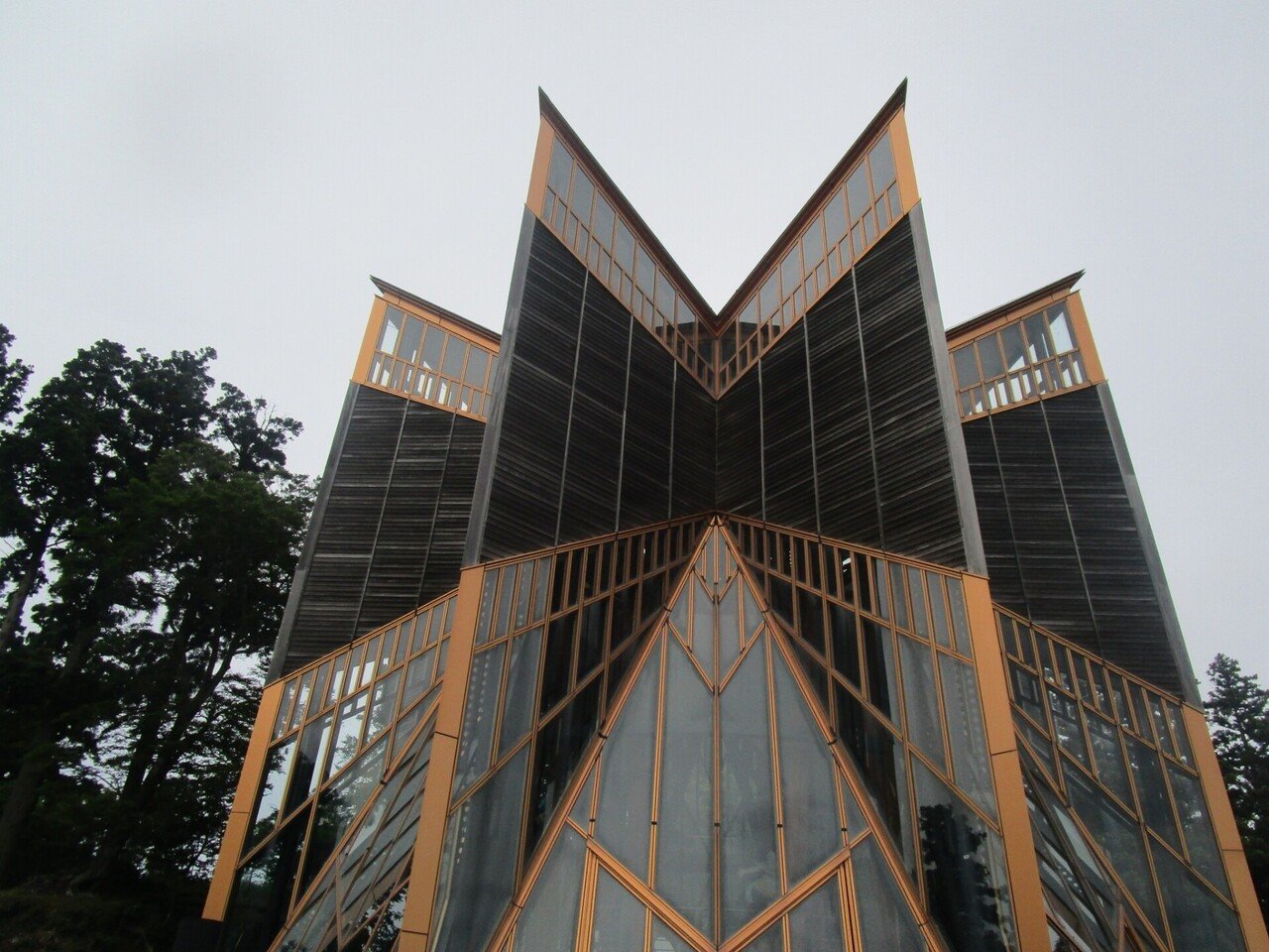 妙見山展望台 夜景とお城のライトアップを至近距離で見られる贅沢な展望台です。 -四国観光ガイド 桜・紅葉・ホタル・イルミネーションの絶景＆おすすめスポット