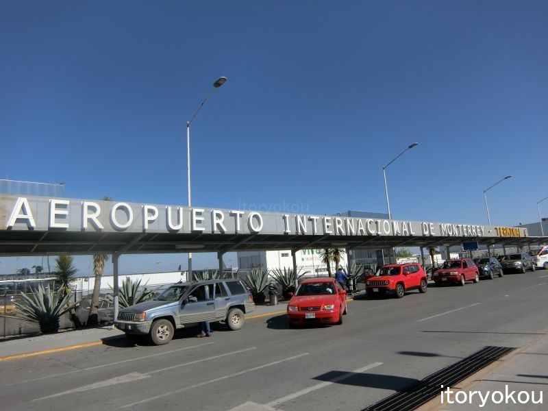 プライベートチャーター - ミニバン 最大5名様まで日本語公式 チャーリーズタクシー：ホノルル空港送迎・ツアー・チャータ