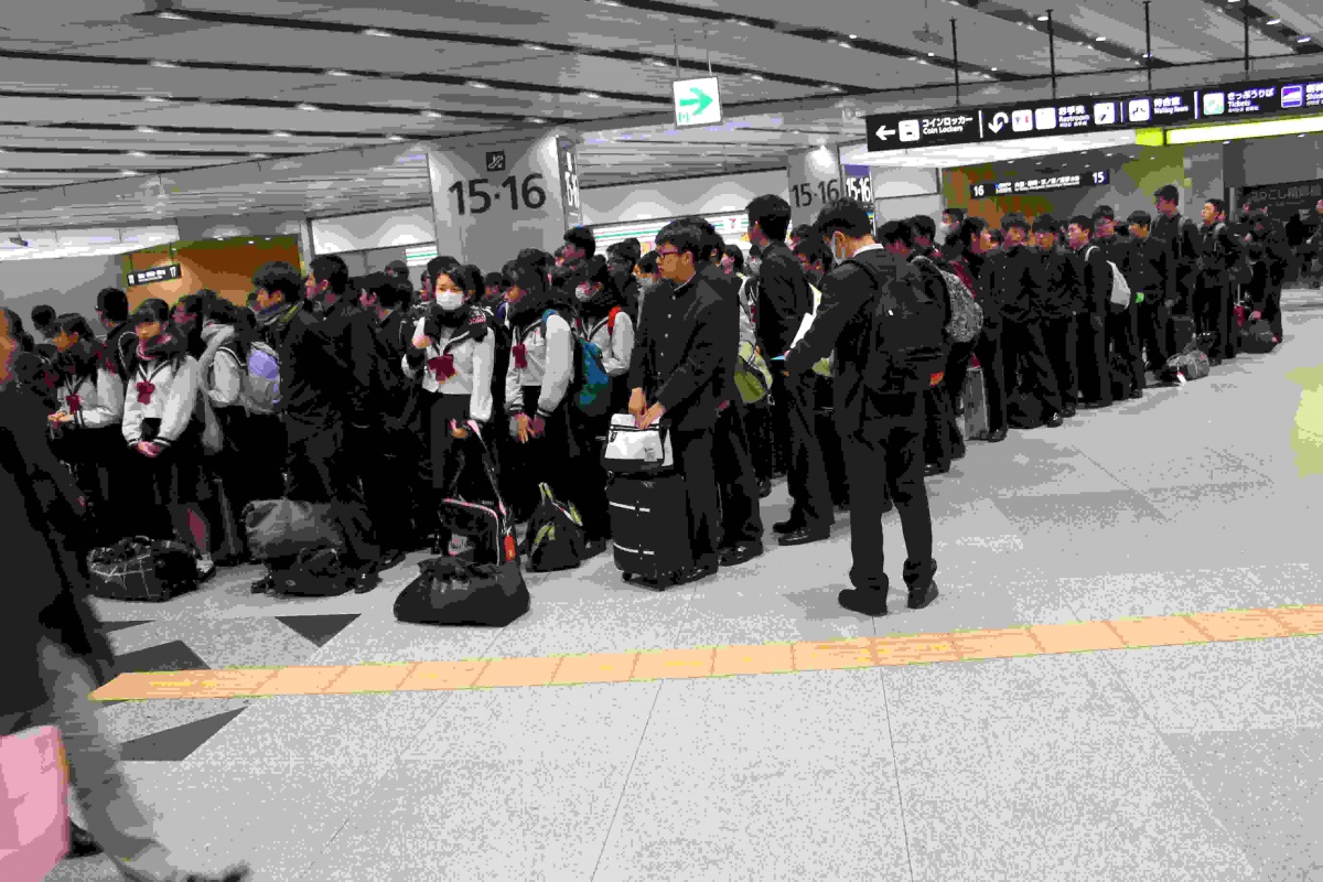 東京駅の動輪広場前にてただ今鉄道グッズ販売中です！ 鉄道アクキーを沢山作りました！10月7日までの開催ですのでお時間ある方、お勤めで東京駅ご利用の方は是非お越しください！東京駅土産東京駅お土産鉄道グッズ鉄道グッズ販売鉄道グッズかわいい区名札