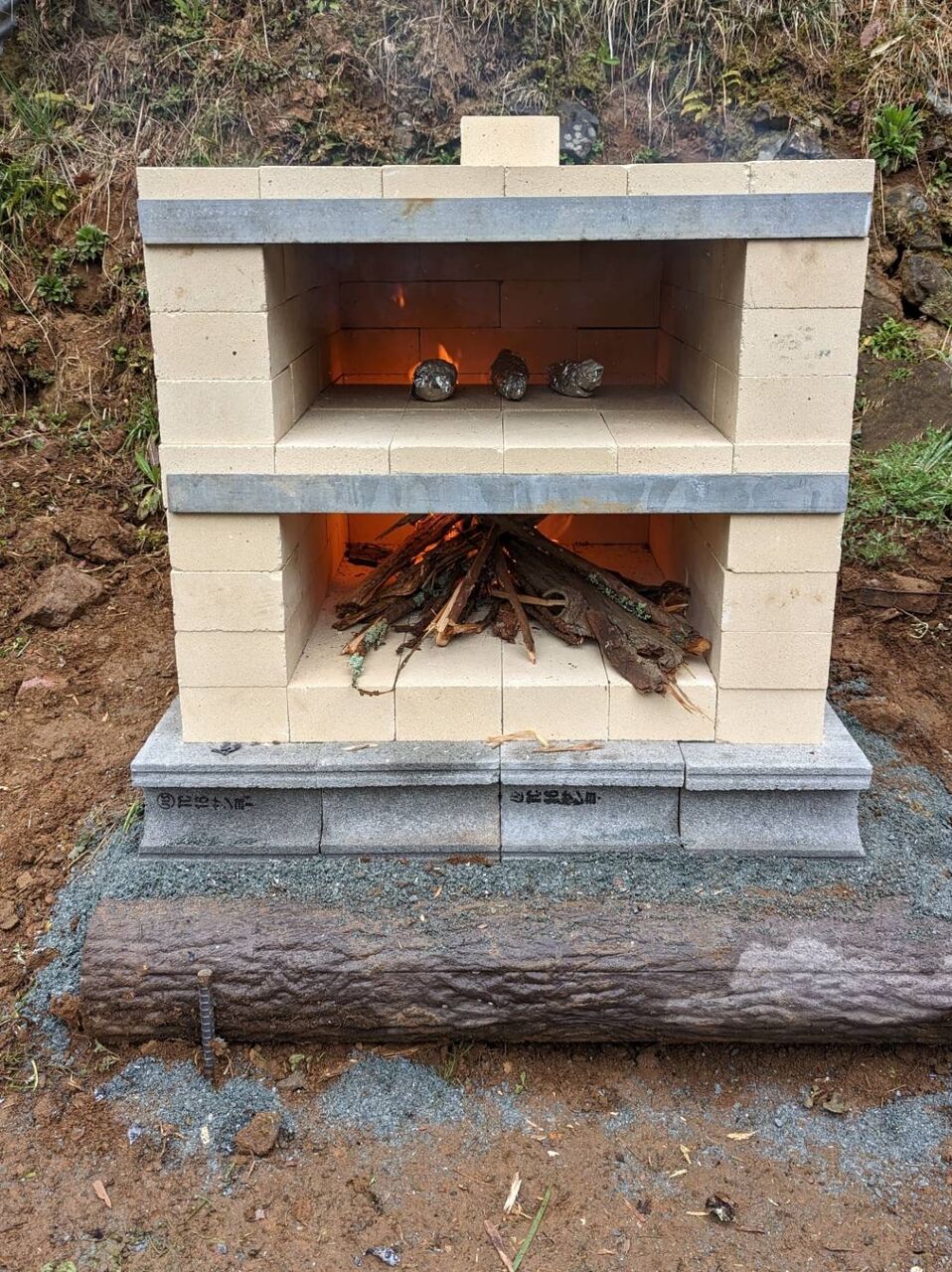 DIY ピザ窯 ピザ窯の作り方失敗しないレンガを積むだけでピザ