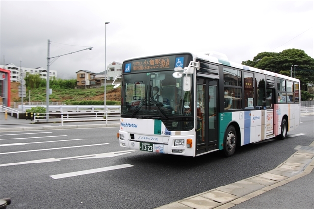 3 12 火 より北九州市内の夜景がラッピングされた路線バスの運行が開始されました！西鉄バスがレトロフィット電気バスを新たに14台追加で導入しました🚌なんと、北九州地区で走り始めた4台の内１台は、北九州市内の夜景がラッピングされたバスとなっております✨ 皿