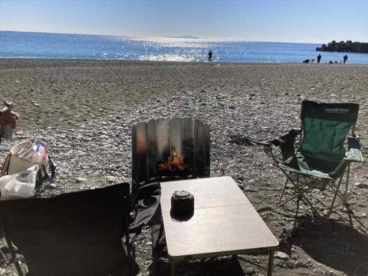 吾妻山の登山口、二宮漁港 梅沢海岸 にのみやうめさわかいがん の駐車場情報