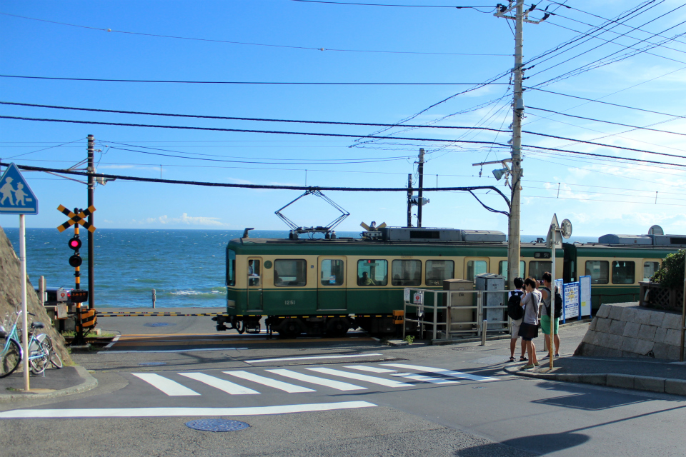台湾人観光客に超人気の「江ノ電鎌倉高校前駅」 : アクティブシニア 庭よしのつぶやき