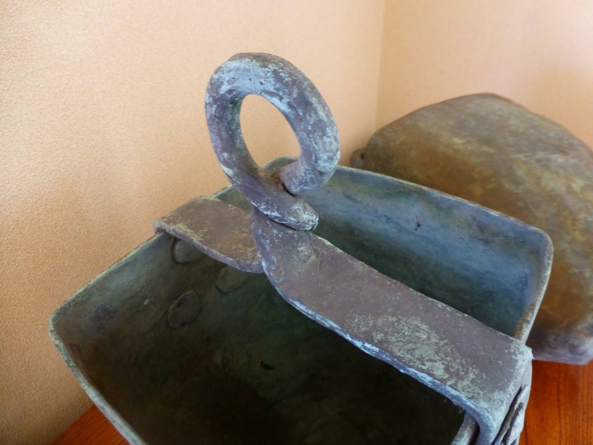 時代もの 漆塗 角桶 掛花 金梨地 花器 釣瓶花入 つるべ 木製