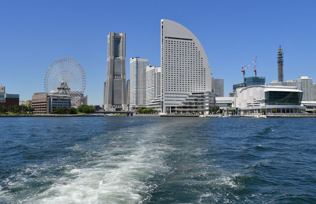 ライトアップされたレインボーブリッジを堪能する東京湾クルージング！クルージングナビ貸切クルージングなら東京湾アニバーサリークルーズ