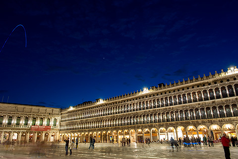 ヴェネツィア広場ローマ シティセンター- ツアーとアクティビティエクスペディア