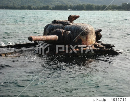 戦車の残骸 西ビーチ 25331001956 の写真・イラスト素材アマナイメージズ