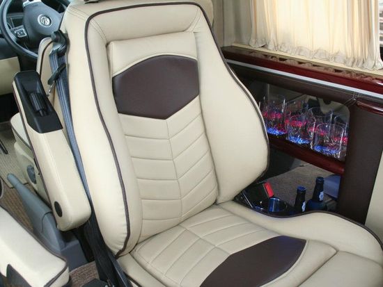 スタンステッド空港送迎 ロンドン ハマースミス発着GetYourGuide