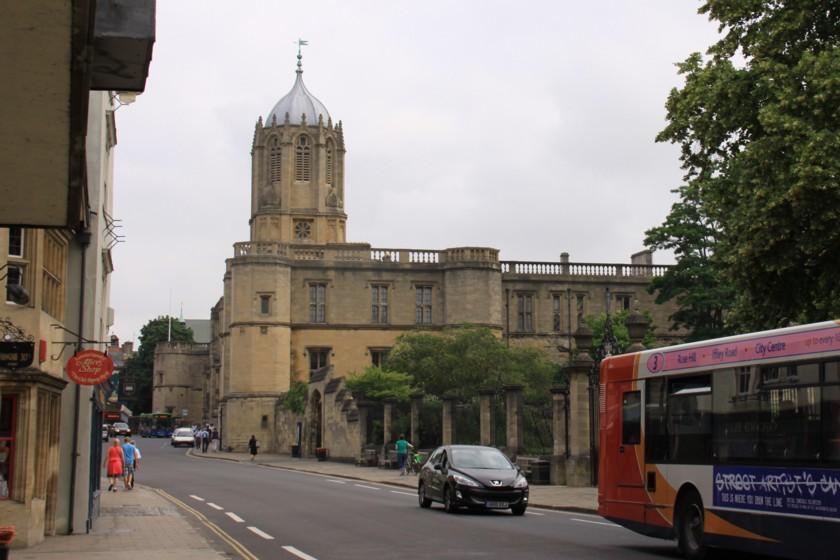 ロンドンの目抜き通り、オックスフォード・ストリートに歩行者天国化計画 字幕・18日