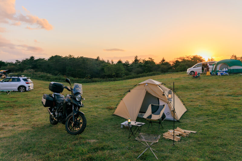 テント ポップアップテント ワンタッチテント 幅200 高さ130 キャンプ用品 アウトドア 1人〜2人用 収納バック付き 軽量 テント 一人用ワンタッチ 軽量 ポップアップテント おしゃれ 2人用 フルクローズ コンパクト ファミリー アウトドア 室内 公園 210cm 簡易の通販はau